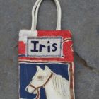 Tas voor Iris.